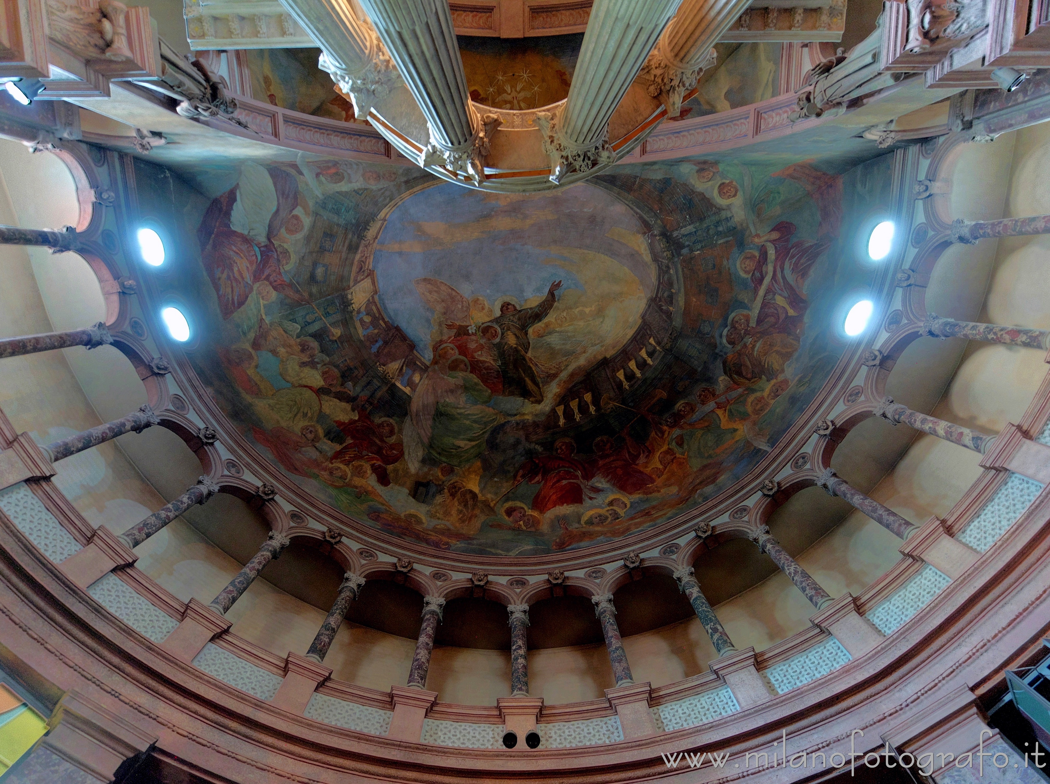 Milano - Catino absidale del Santuario di Sant'Antonio da Padova